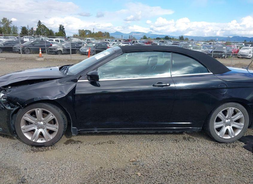 Photo 14 of 2012 Chrysler 200 TOURING (VIN 1C3BCBEG5CN158847)