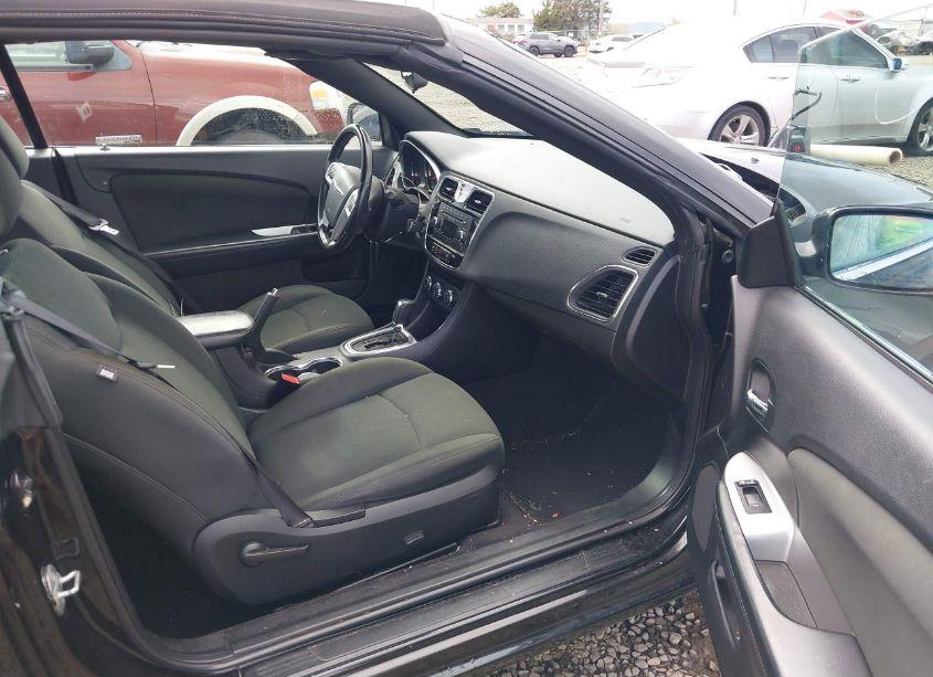 Photo 5 of 2012 Chrysler 200 TOURING (VIN 1C3BCBEG5CN158847)