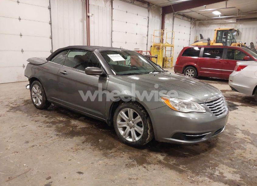 2012 Chrysler 200 TOURING (VIN 1C3BCBEG8CN233928) main photo