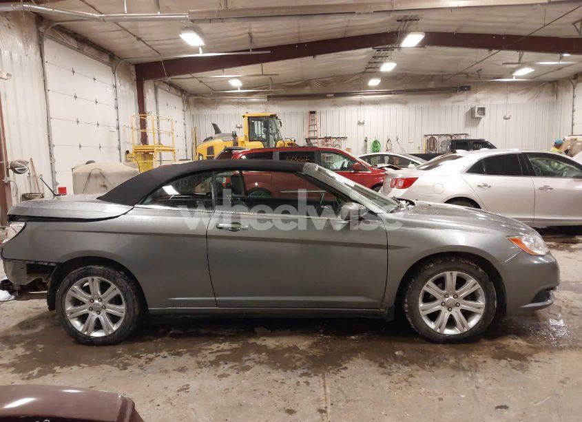 Photo 13 of 2012 Chrysler 200 TOURING (VIN 1C3BCBEG8CN233928)