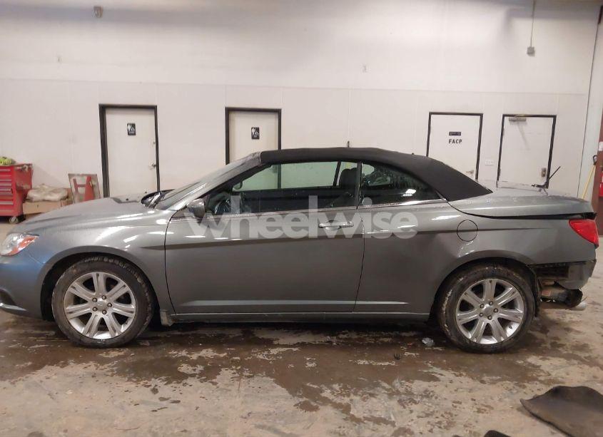 Photo 14 of 2012 Chrysler 200 TOURING (VIN 1C3BCBEG8CN233928)