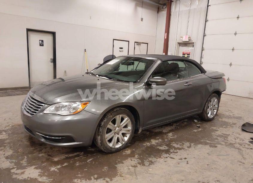 Photo 2 of 2012 Chrysler 200 TOURING (VIN 1C3BCBEG8CN233928)