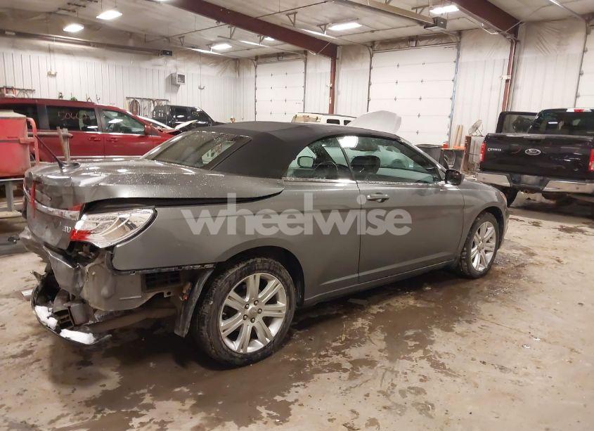 Photo 4 of 2012 Chrysler 200 TOURING (VIN 1C3BCBEG8CN233928)