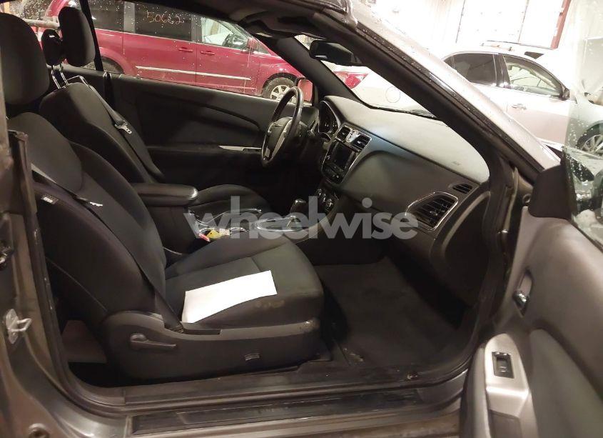 Photo 5 of 2012 Chrysler 200 TOURING (VIN 1C3BCBEG8CN233928)