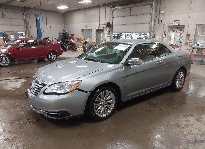 Photo 2 of 2013 Chrysler 200 LIMITED (VIN 1C3BCBFG0DN687204)