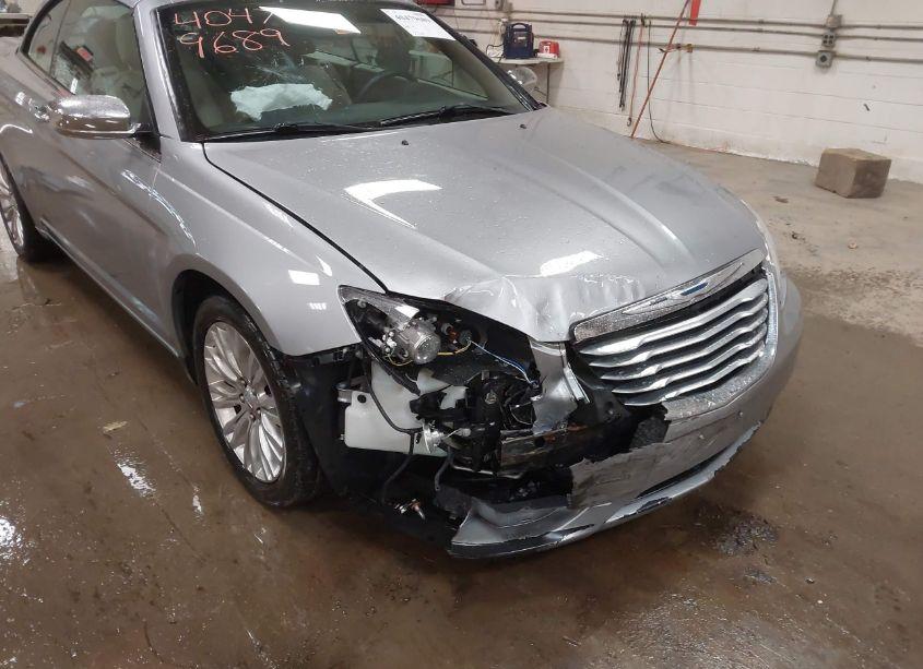 Photo 6 of 2013 Chrysler 200 LIMITED (VIN 1C3BCBFG0DN687204)