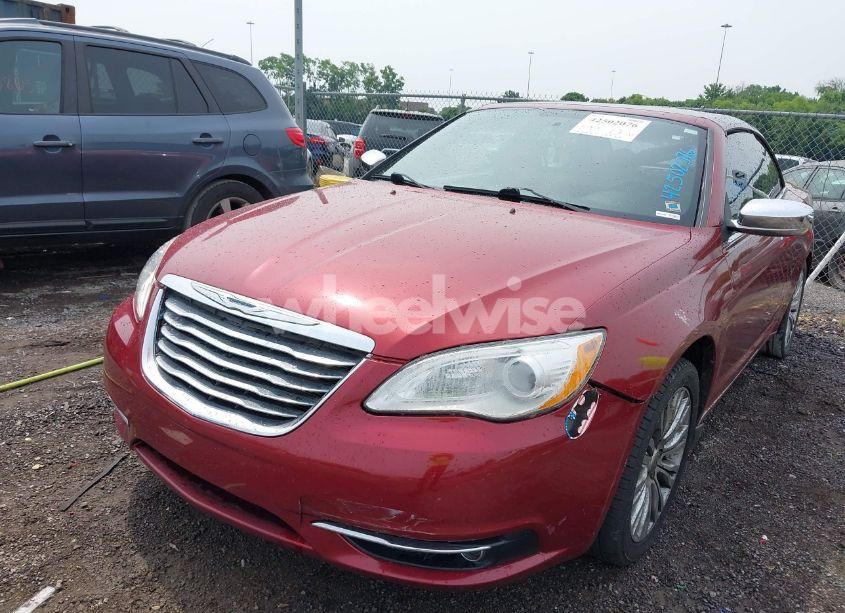 Photo 6 of 2013 Chrysler 200 LIMITED (VIN 1C3BCBFG1DN516428)
