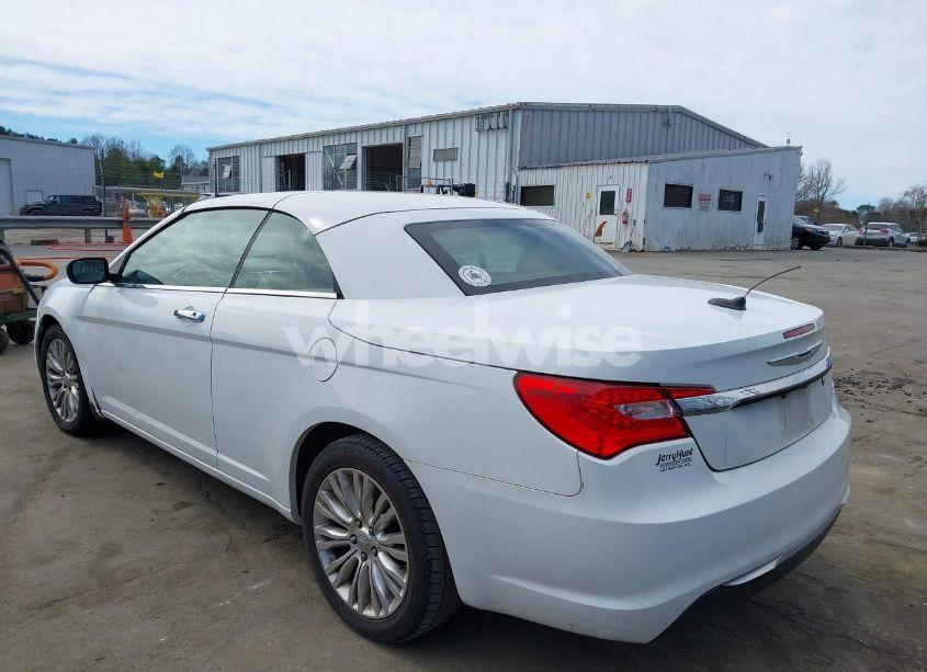 Photo 3 of 2013 Chrysler 200 LIMITED (VIN 1C3BCBFG1DN684747)