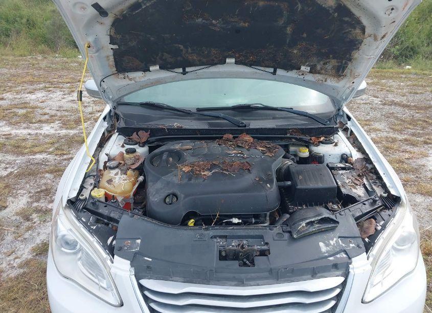 Photo 10 of 2012 Chrysler 200 LIMITED (VIN 1C3BCBFG7CN123032)