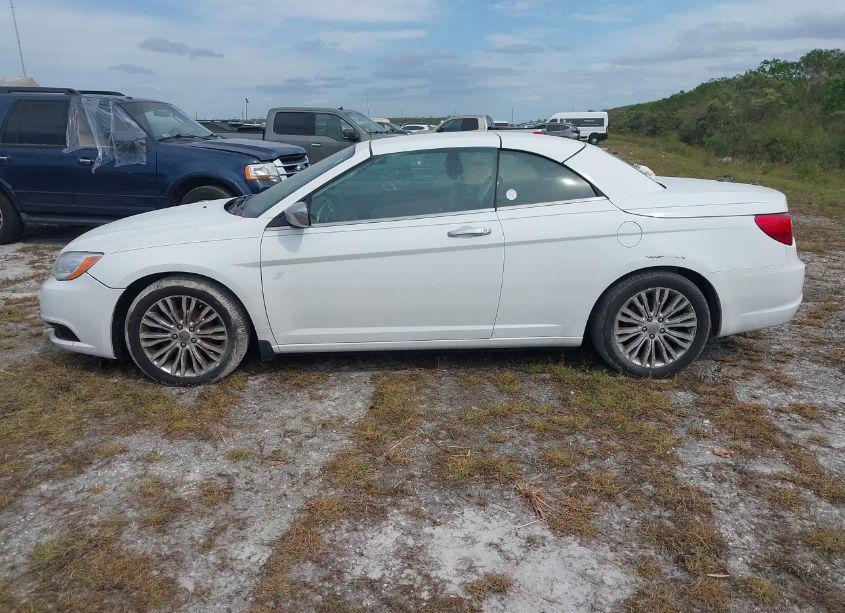 Photo 13 of 2012 Chrysler 200 LIMITED (VIN 1C3BCBFG7CN123032)