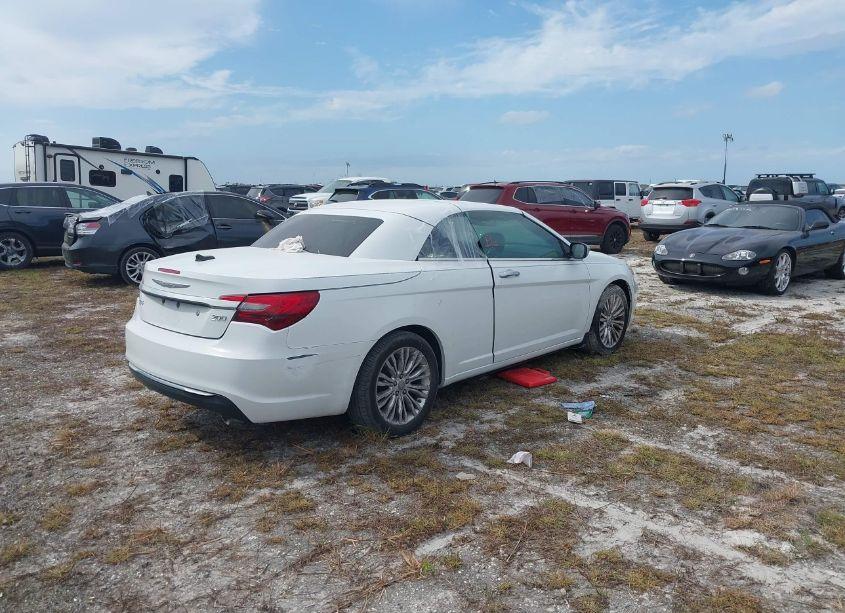 Photo 4 of 2012 Chrysler 200 LIMITED (VIN 1C3BCBFG7CN123032)