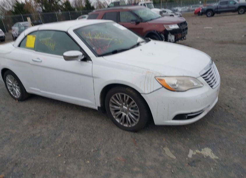 2013 Chrysler 200 LIMITED (VIN 1C3BCBFG7DN632698) main photo
