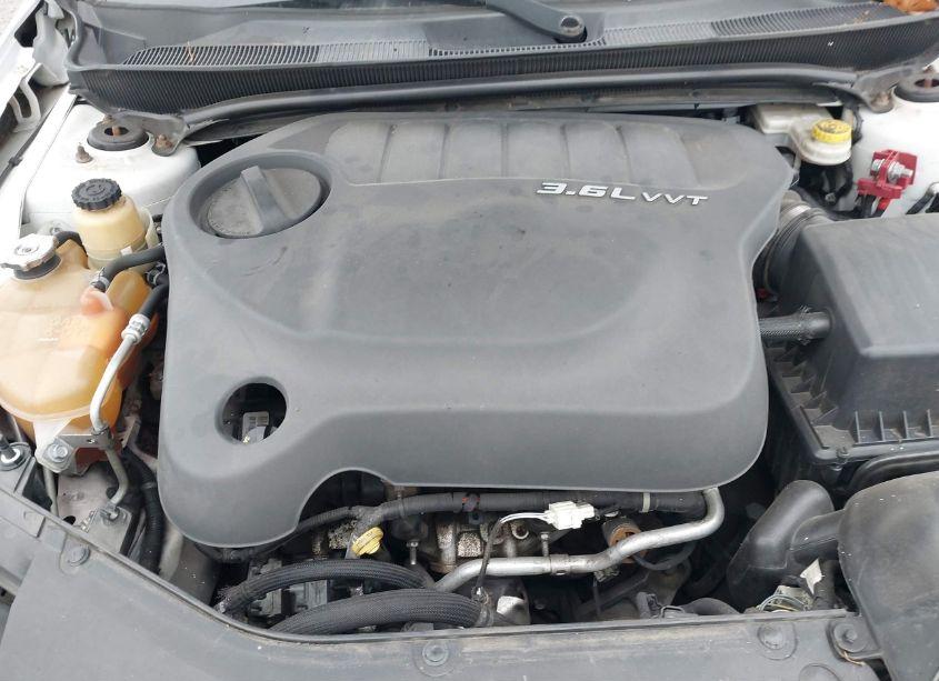 Photo 10 of 2013 Chrysler 200 LIMITED (VIN 1C3BCBFG7DN632698)