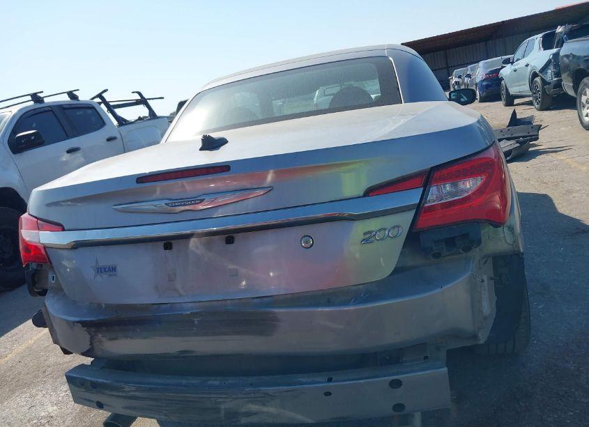 Photo 16 of 2013 Chrysler 200 LIMITED (VIN 1C3BCBFG8DN513509)