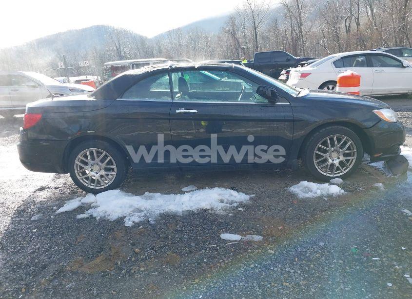 Photo 13 of 2014 Chrysler 200 LIMITED (VIN 1C3BCBFG9EN162644)