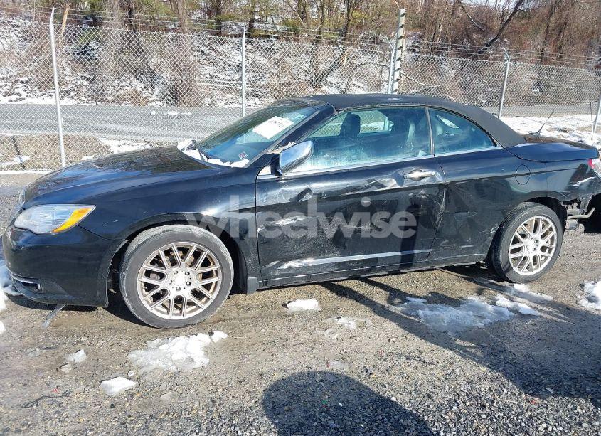 Photo 14 of 2014 Chrysler 200 LIMITED (VIN 1C3BCBFG9EN162644)