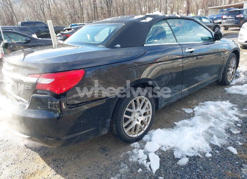 Photo 4 of 2014 Chrysler 200 LIMITED (VIN 1C3BCBFG9EN162644)