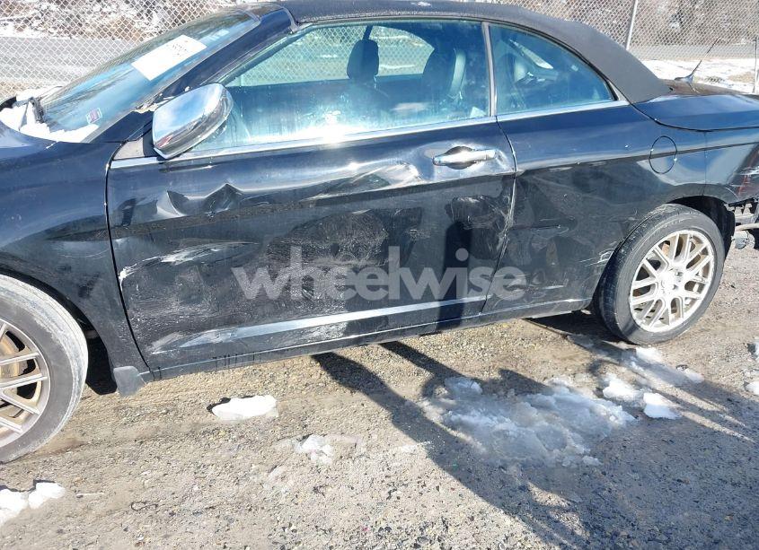 Photo 6 of 2014 Chrysler 200 LIMITED (VIN 1C3BCBFG9EN162644)