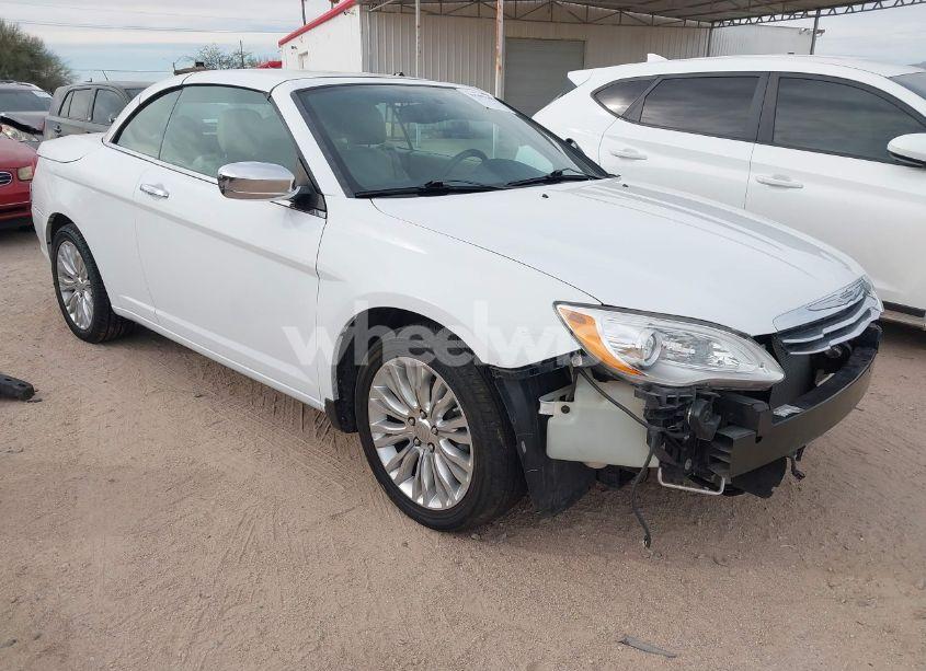 2014 Chrysler 200 LIMITED (VIN 1C3BCBFGXEN159655) main photo