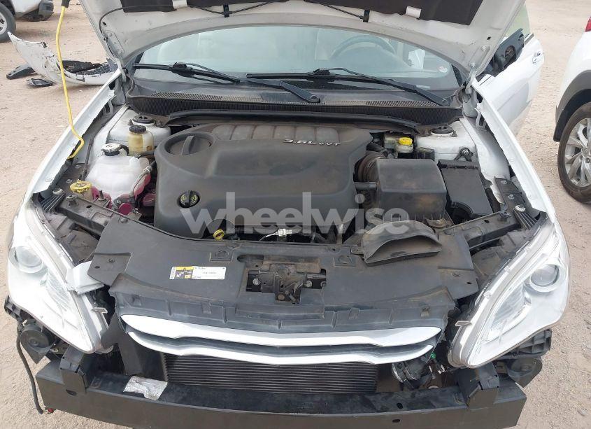 Photo 10 of 2014 Chrysler 200 LIMITED (VIN 1C3BCBFGXEN159655)