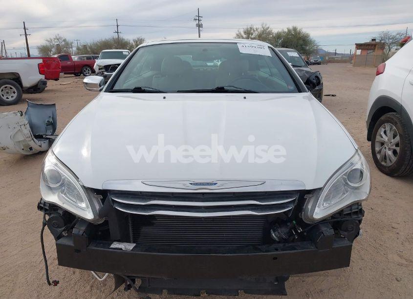 Photo 13 of 2014 Chrysler 200 LIMITED (VIN 1C3BCBFGXEN159655)