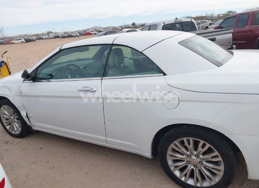 Photo 15 of 2014 Chrysler 200 LIMITED (VIN 1C3BCBFGXEN159655)