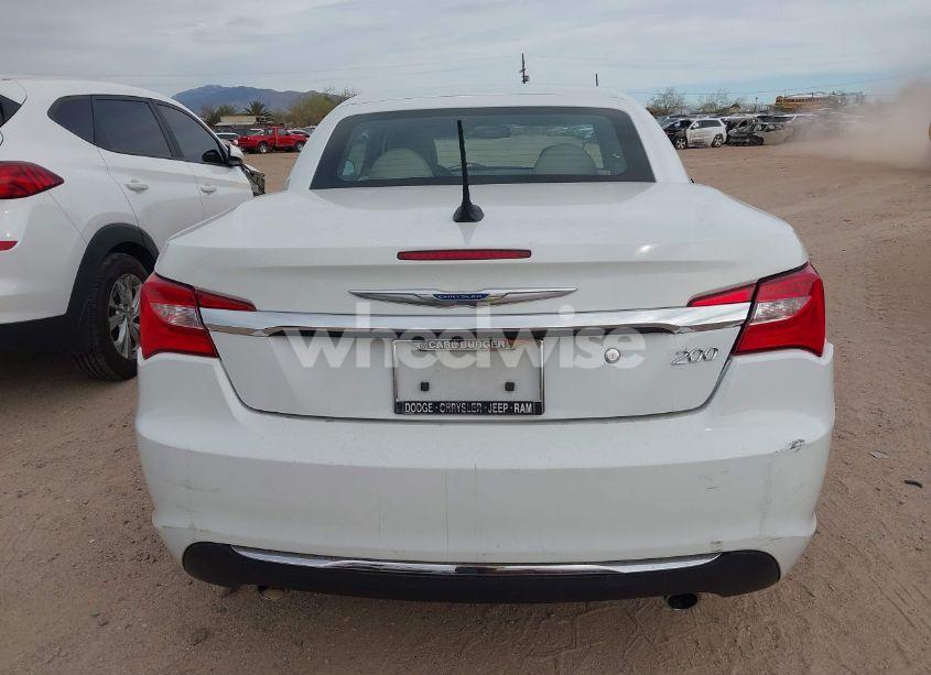Photo 17 of 2014 Chrysler 200 LIMITED (VIN 1C3BCBFGXEN159655)