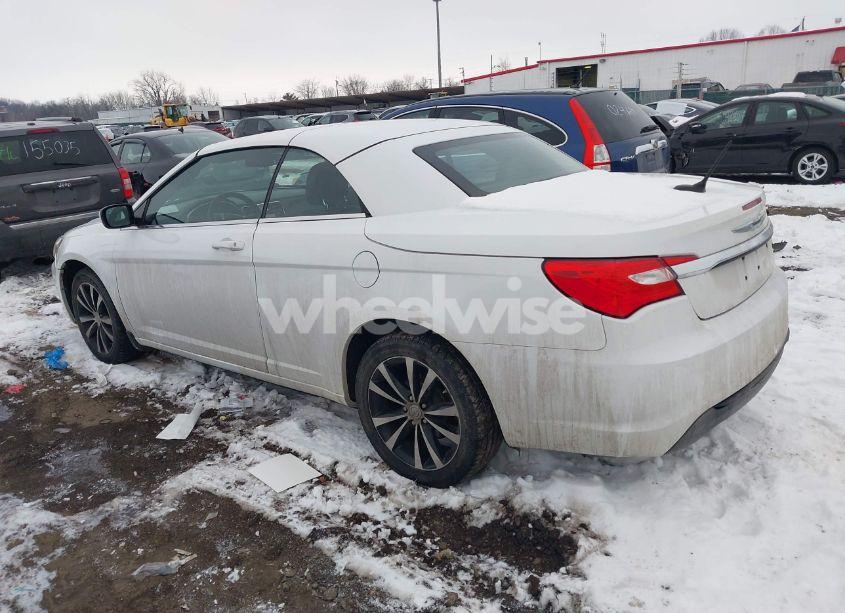 Photo 14 of 2012 Chrysler 200 S (VIN 1C3BCBGG3CN214653)