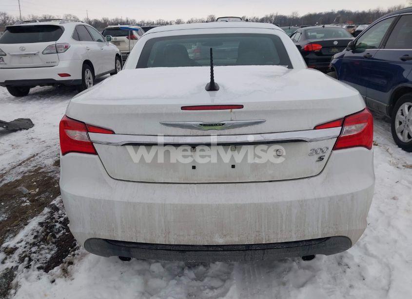 Photo 16 of 2012 Chrysler 200 S (VIN 1C3BCBGG3CN214653)