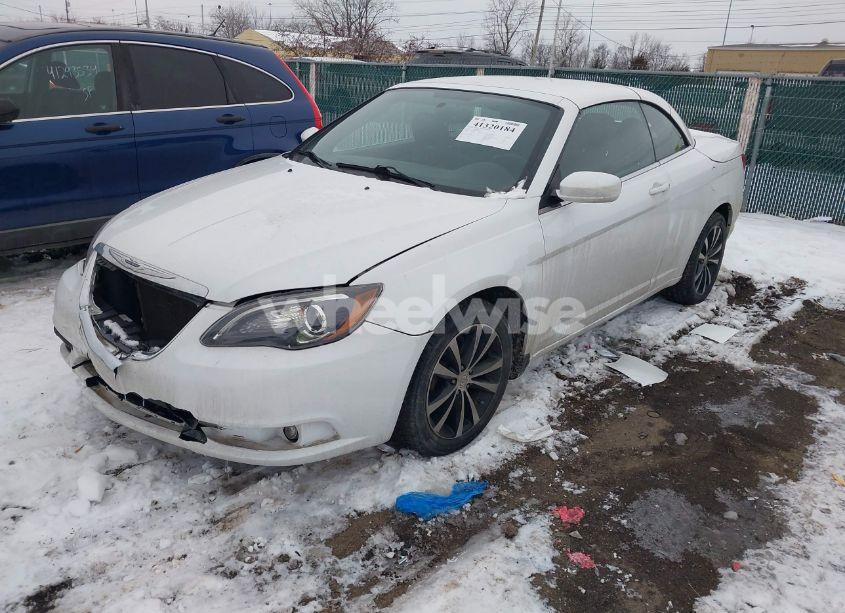 Photo 2 of 2012 Chrysler 200 S (VIN 1C3BCBGG3CN214653)