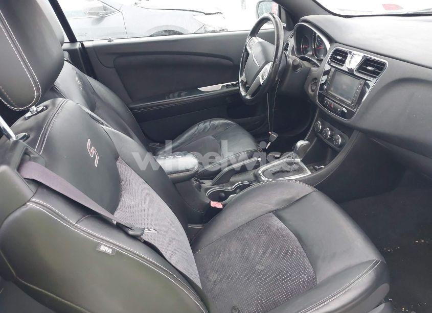 Photo 5 of 2012 Chrysler 200 S (VIN 1C3BCBGG3CN214653)