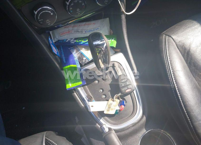 Photo 11 of 2013 Chrysler 200 S (VIN 1C3BCBGG6DN597988)