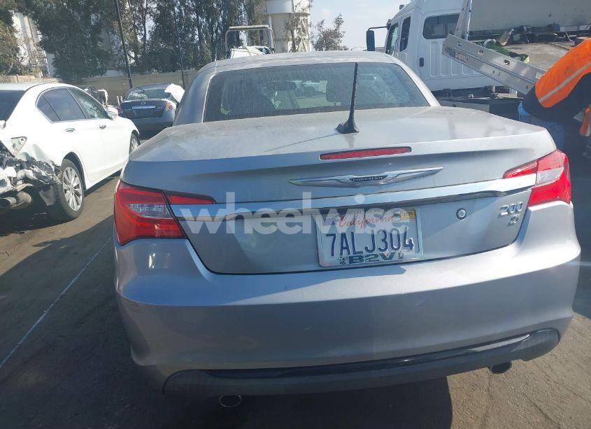 Photo 12 of 2013 Chrysler 200 S (VIN 1C3BCBGG6DN597988)