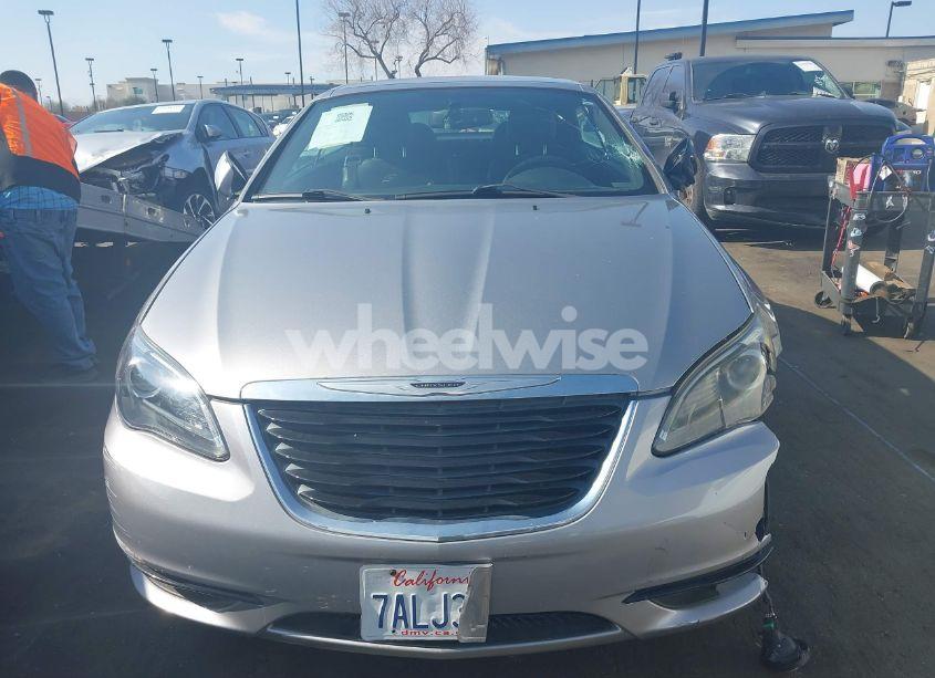 Photo 13 of 2013 Chrysler 200 S (VIN 1C3BCBGG6DN597988)