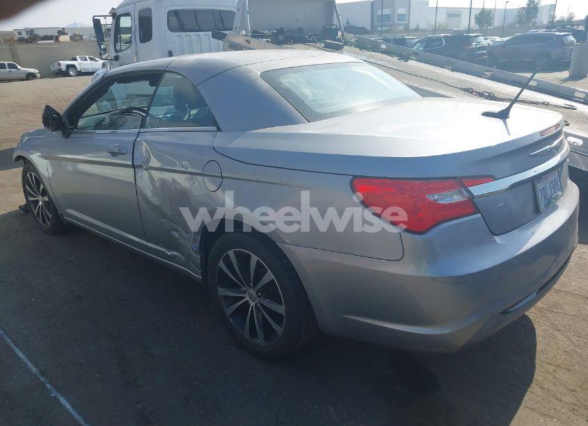 Photo 3 of 2013 Chrysler 200 S (VIN 1C3BCBGG6DN597988)