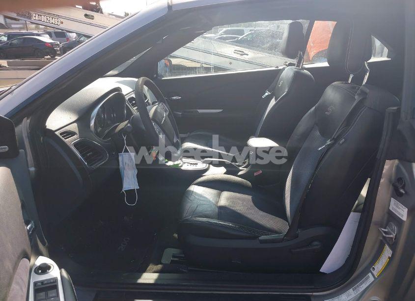 Photo 5 of 2013 Chrysler 200 S (VIN 1C3BCBGG6DN597988)