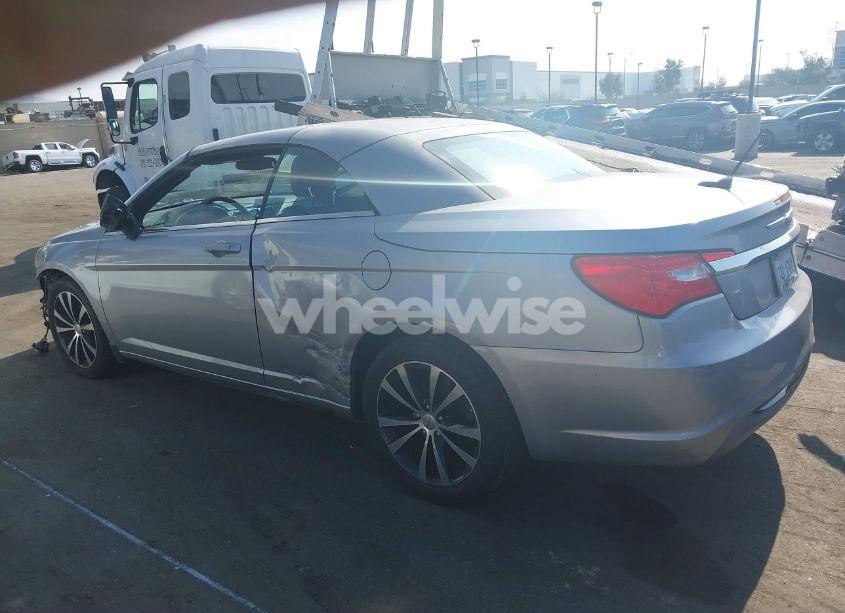 Photo 6 of 2013 Chrysler 200 S (VIN 1C3BCBGG6DN597988)