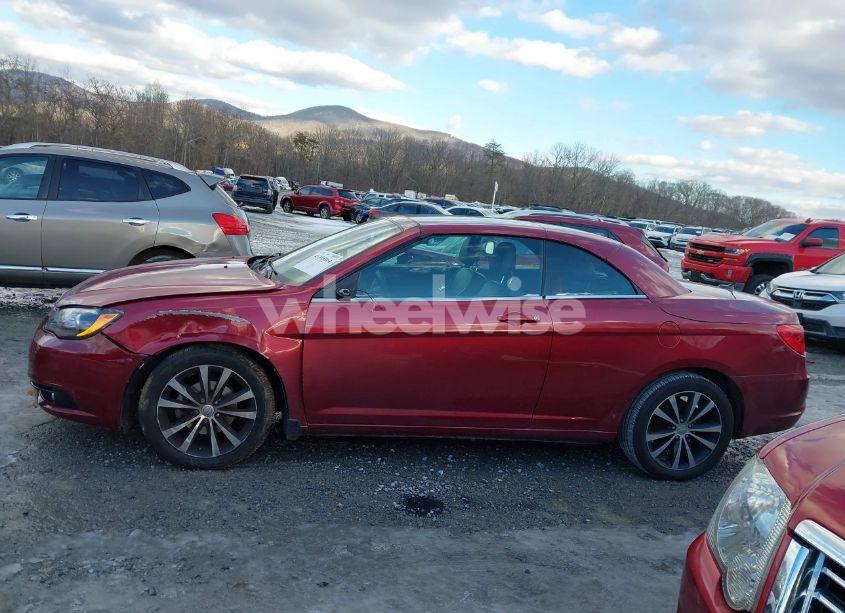 Photo 14 of 2013 Chrysler 200 S (VIN 1C3BCBGG7DN718642)