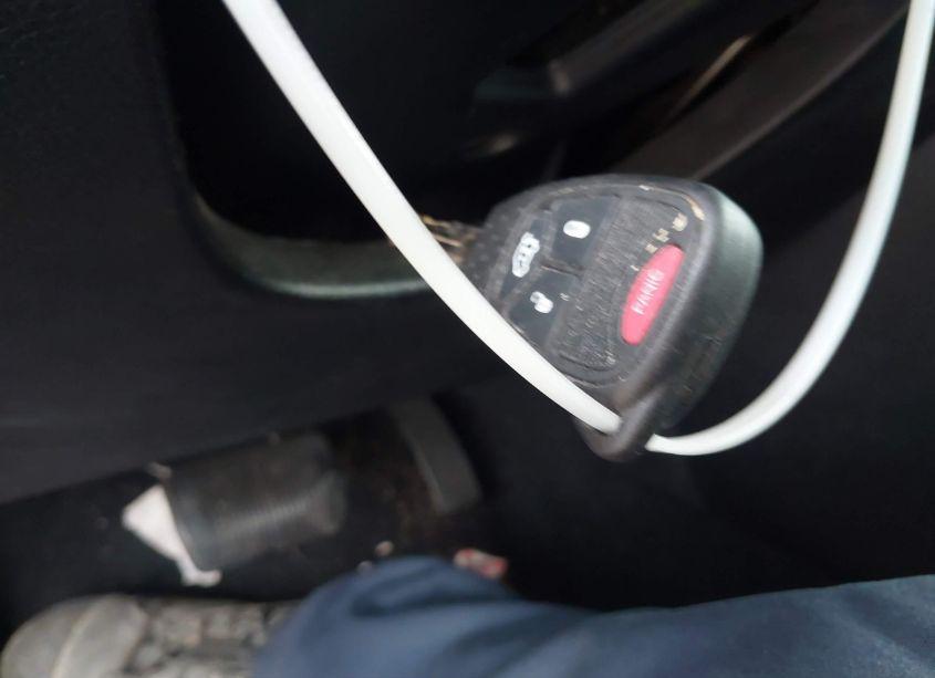 Photo 11 of 2013 Chrysler 200 S (VIN 1C3BCBGGXDN712141)