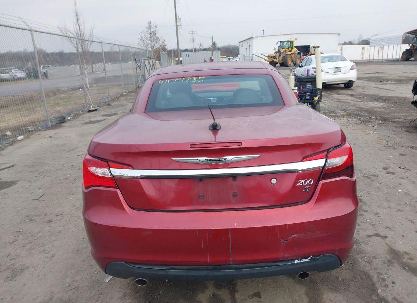 Photo 16 of 2013 Chrysler 200 S (VIN 1C3BCBGGXDN712141)