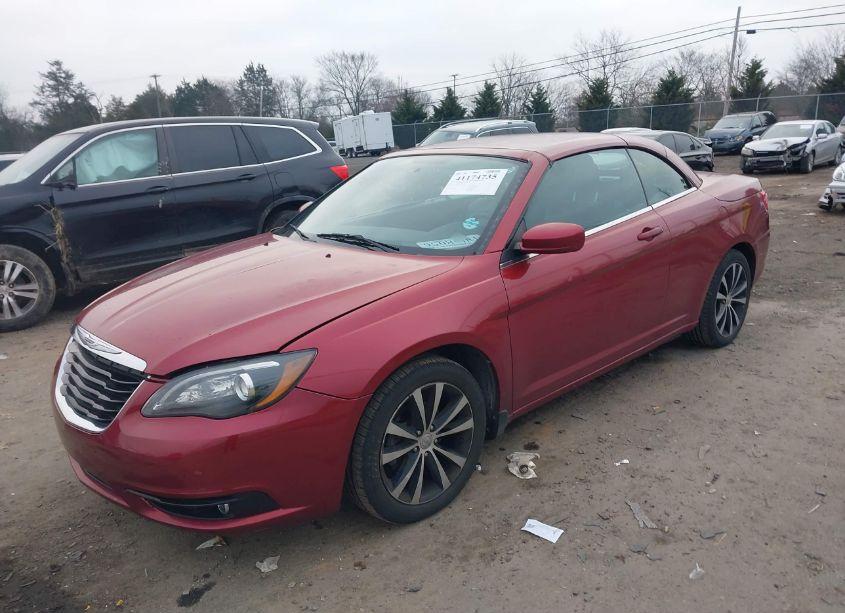 Photo 2 of 2013 Chrysler 200 S (VIN 1C3BCBGGXDN712141)