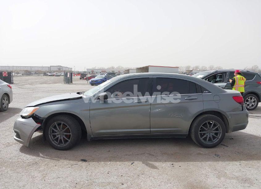 Photo 13 of 2012 Chrysler 200 LX (VIN 1C3CCBAB0CN291966)