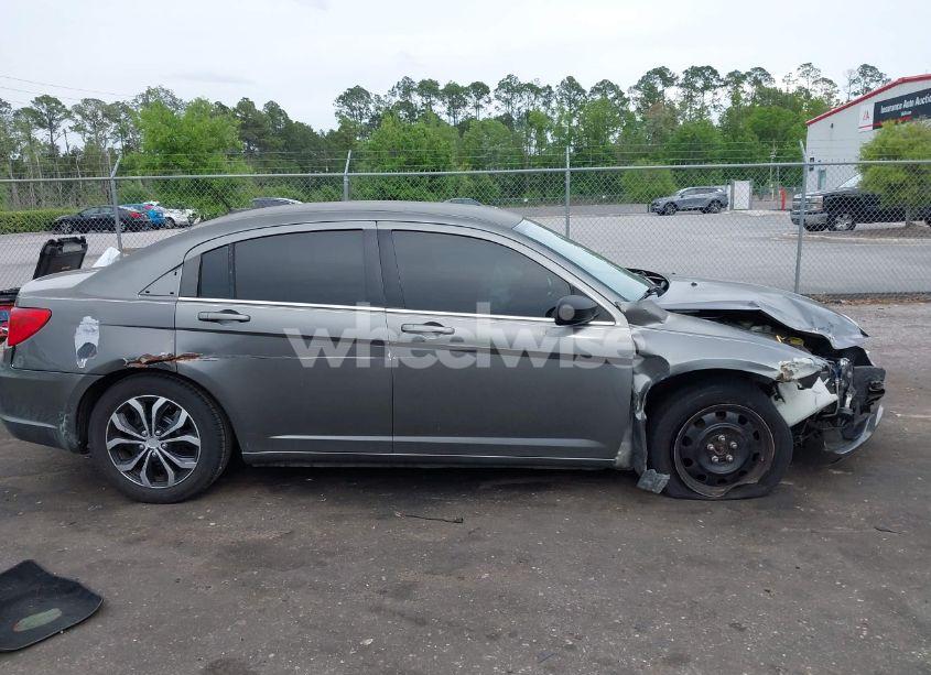 Photo 12 of 2013 Chrysler 200 LX (VIN 1C3CCBAB0DN641520)