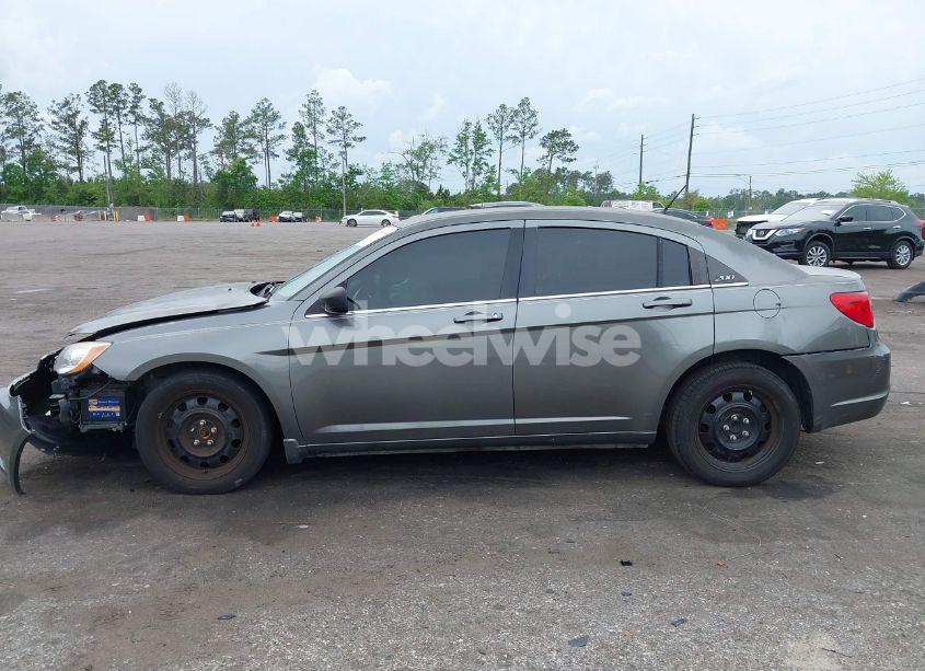 Photo 13 of 2013 Chrysler 200 LX (VIN 1C3CCBAB0DN641520)