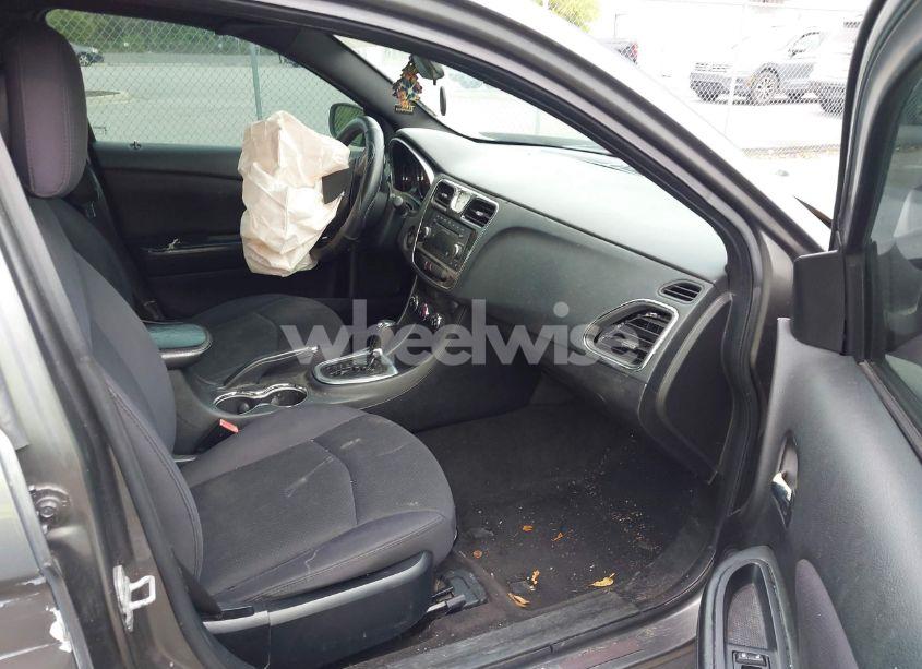 Photo 5 of 2013 Chrysler 200 LX (VIN 1C3CCBAB0DN641520)