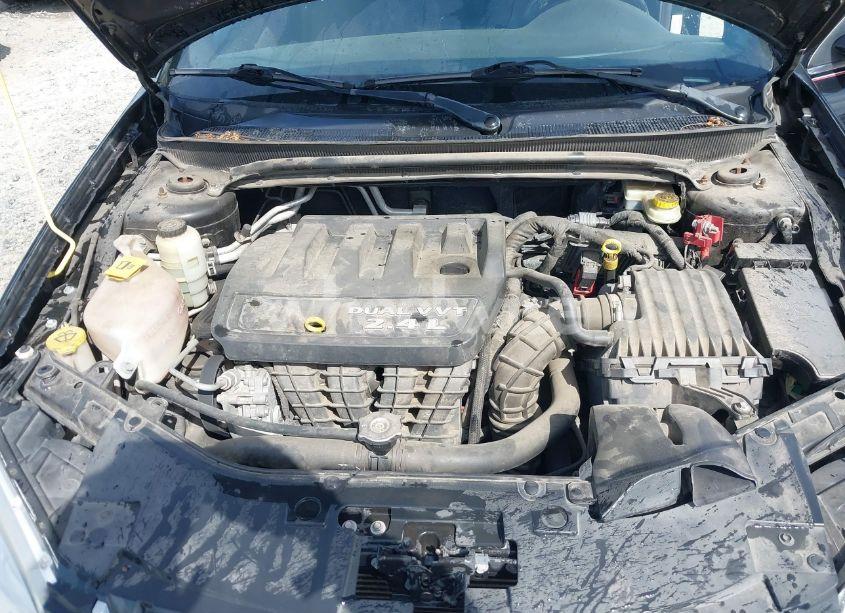 Photo 10 of 2013 Chrysler 200 LX (VIN 1C3CCBAB0DN641548)