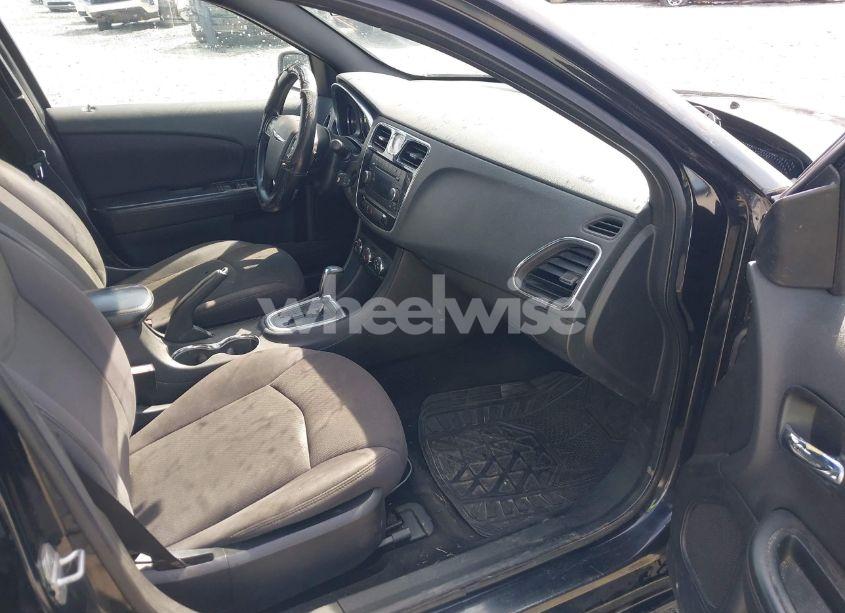 Photo 5 of 2013 Chrysler 200 LX (VIN 1C3CCBAB0DN641548)