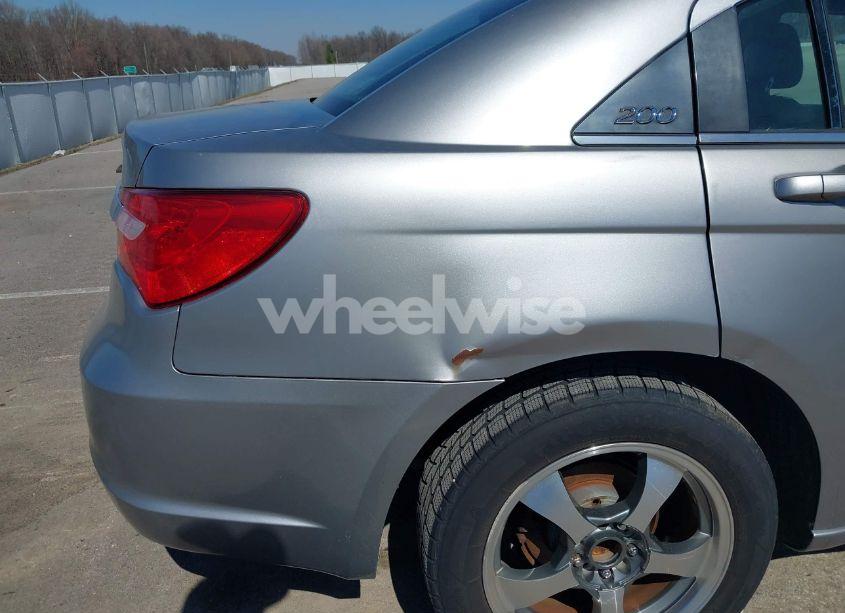 Photo 6 of 2013 Chrysler 200 LX (VIN 1C3CCBAB0DN641940)