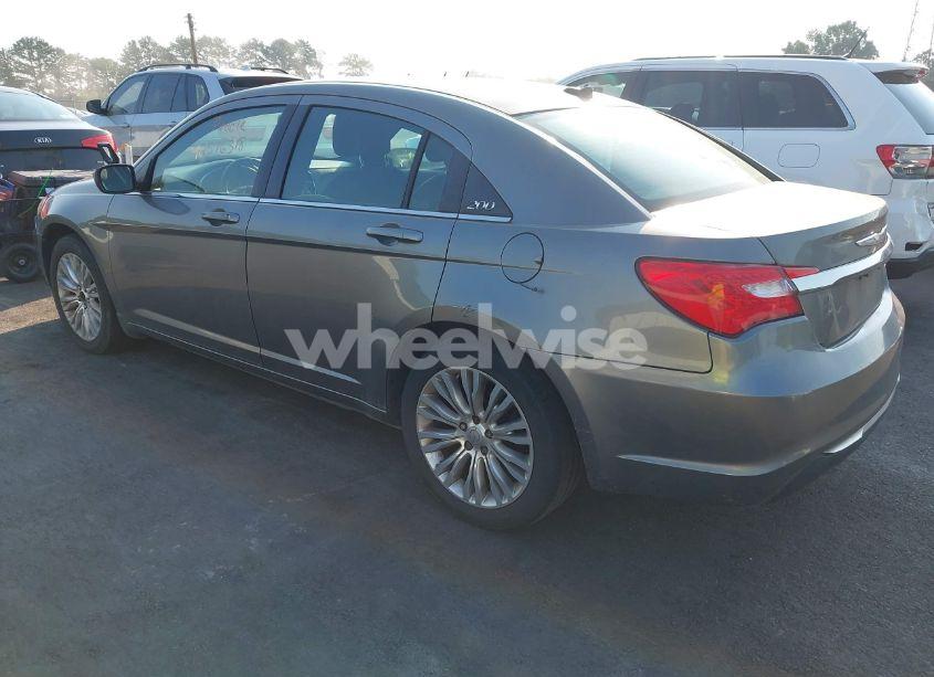 Photo 3 of 2013 Chrysler 200 LX (VIN 1C3CCBAB0DN671813)