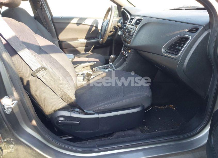 Photo 5 of 2013 Chrysler 200 LX (VIN 1C3CCBAB0DN671813)